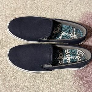 Eddie Bauer canvas slip on sneaker
